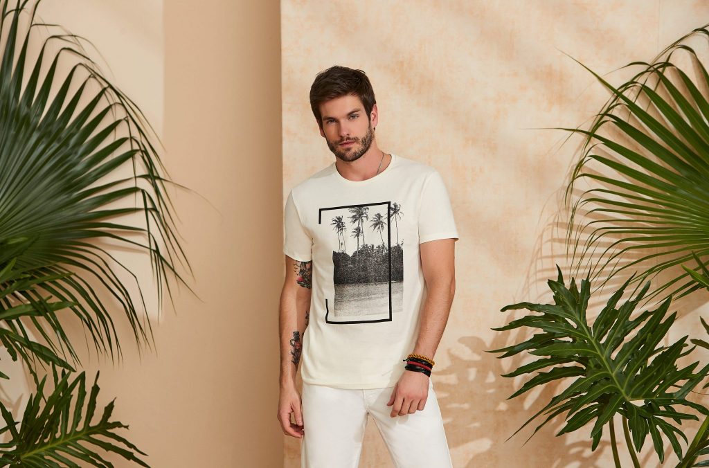 Camiseta tropical masculina